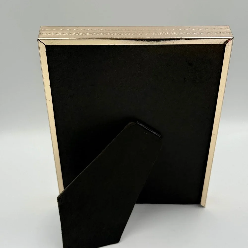 Vintage Gold Tone Metal Picture Frame Oval Mat Tabletop Easel Back‎ 6.5x8.5